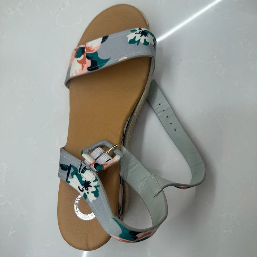 Journee Collection Valentina Floral Platform Wedge Sandals Size 9 Grey